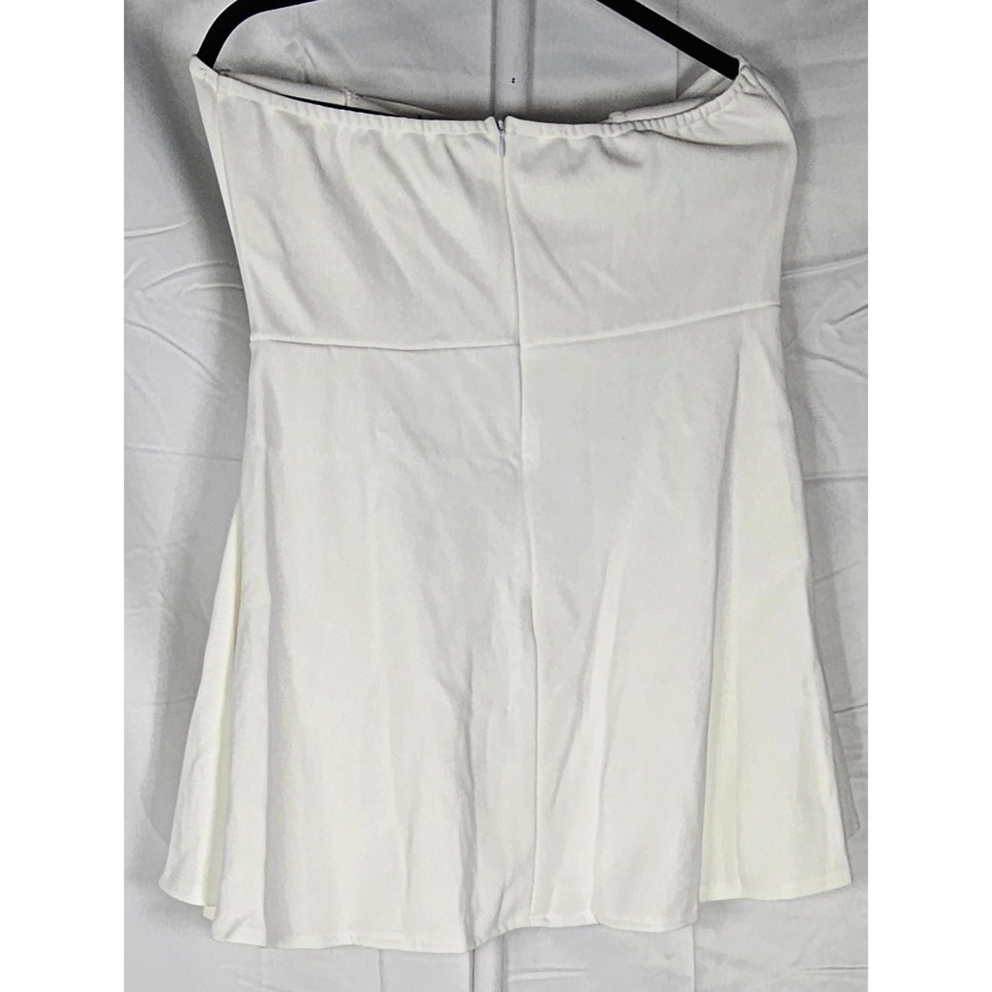 Elegant Strapless Dress with Bow - The Ultimate Flirt Alert!