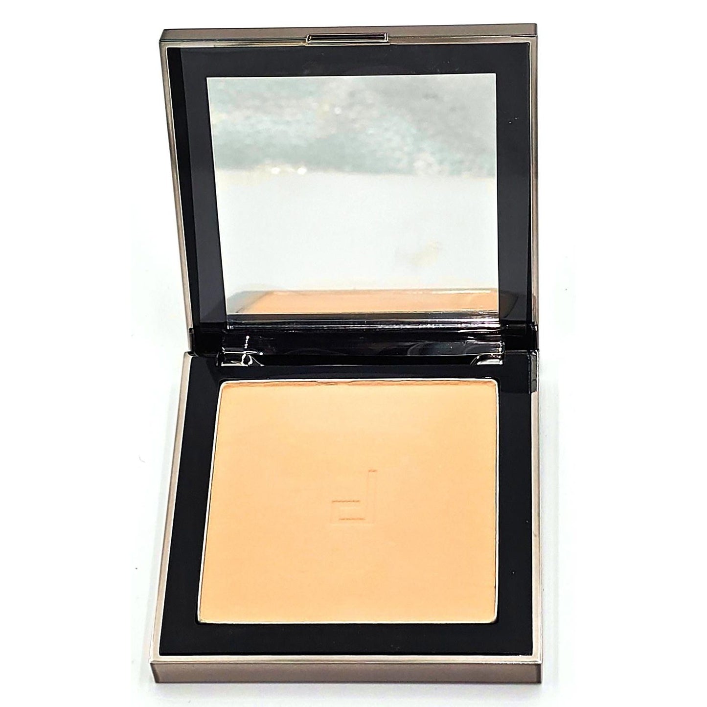 Doucce NL1 Compact Makeup Powder - Your Face's New Best Friend