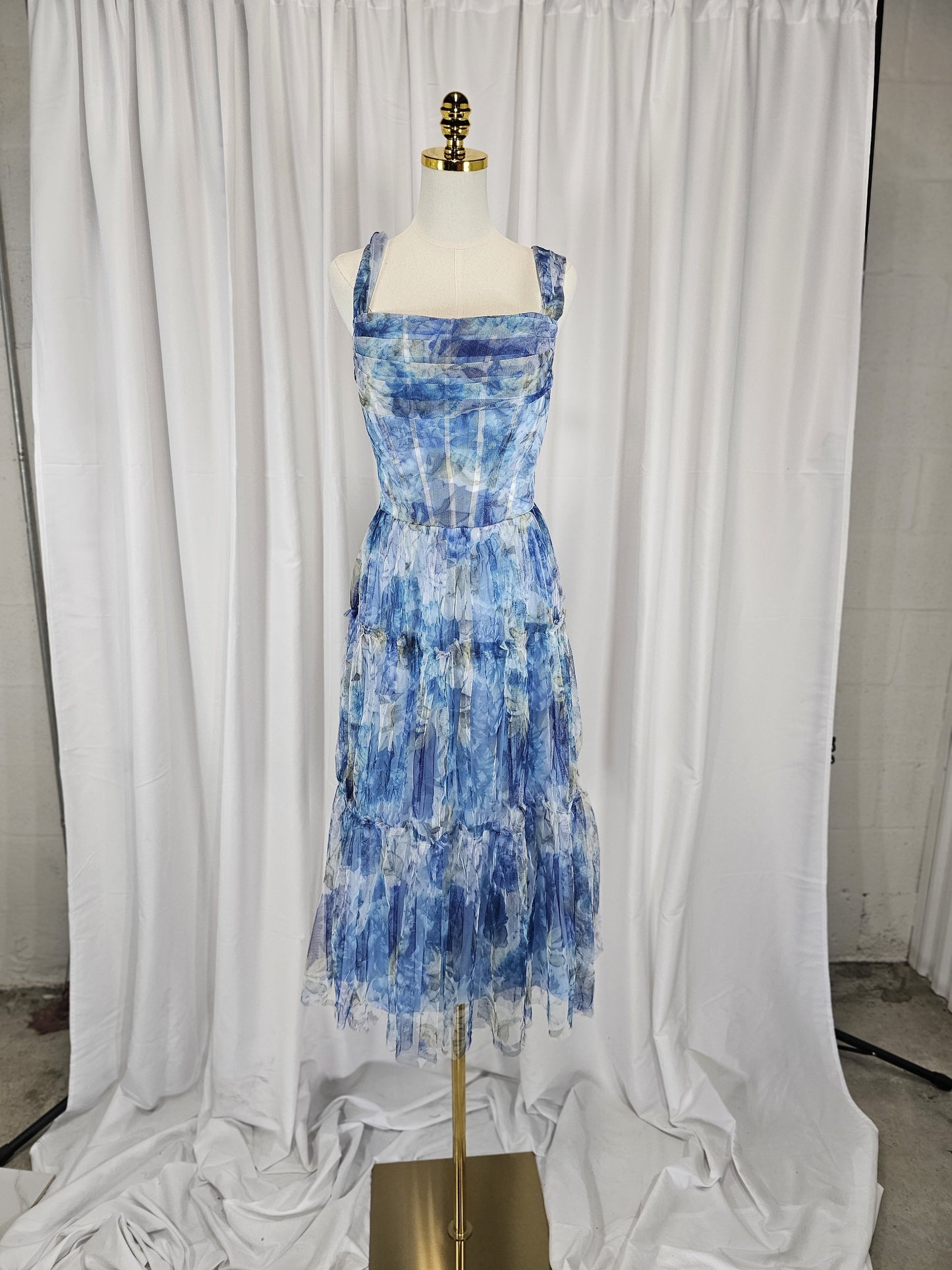 Dreamy Ocean Wave Maxi Dress: Make a Splash this Season!