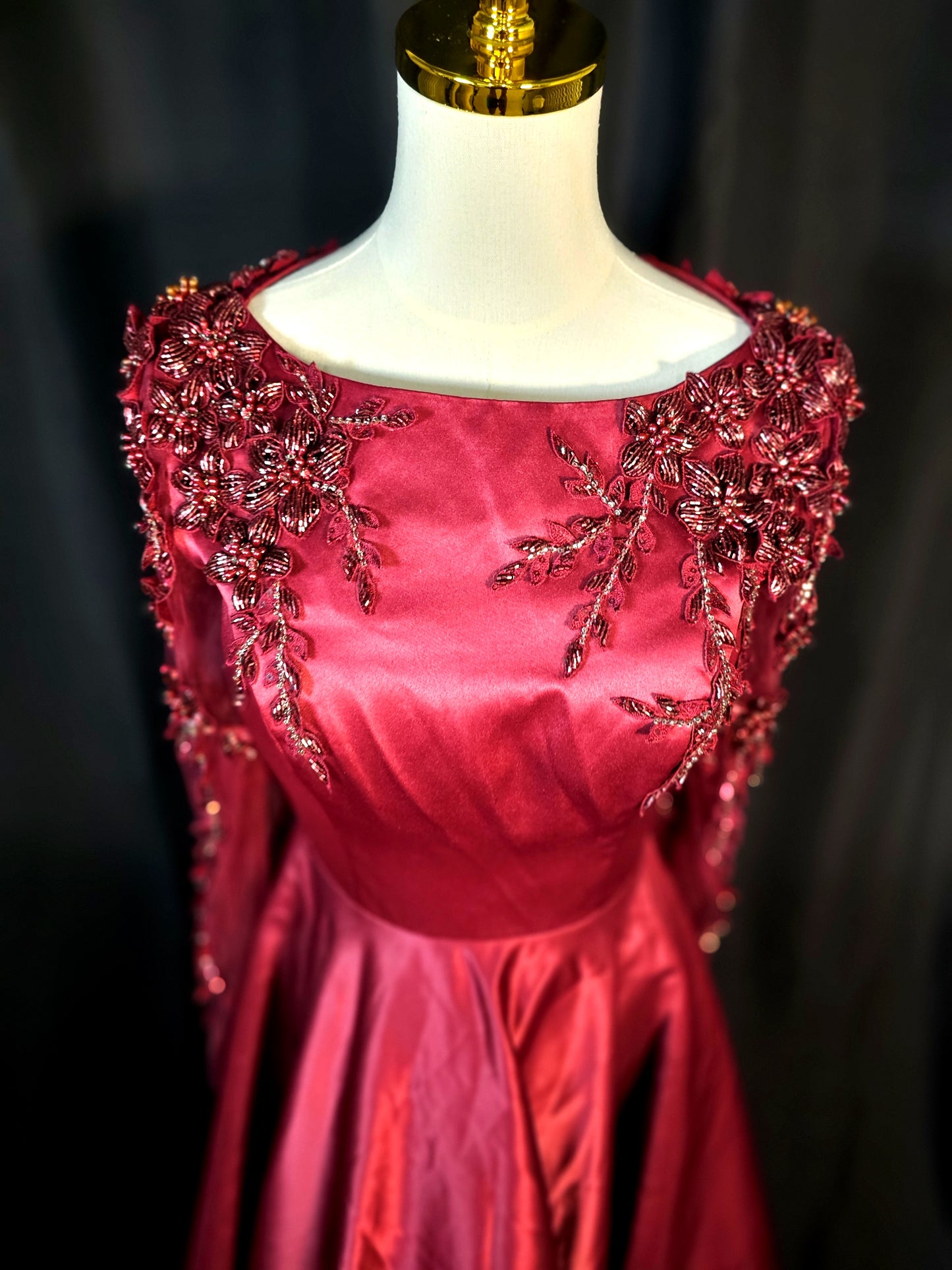 Mac Duggal Garnet Gown: A Slice of Glamour with a Side of Drama
