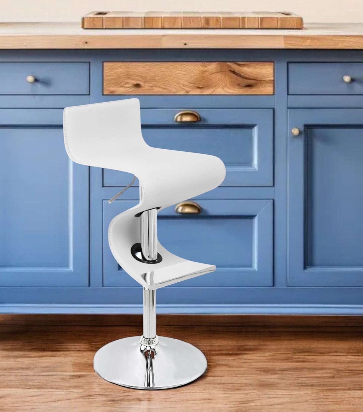 Kitchen & Dining