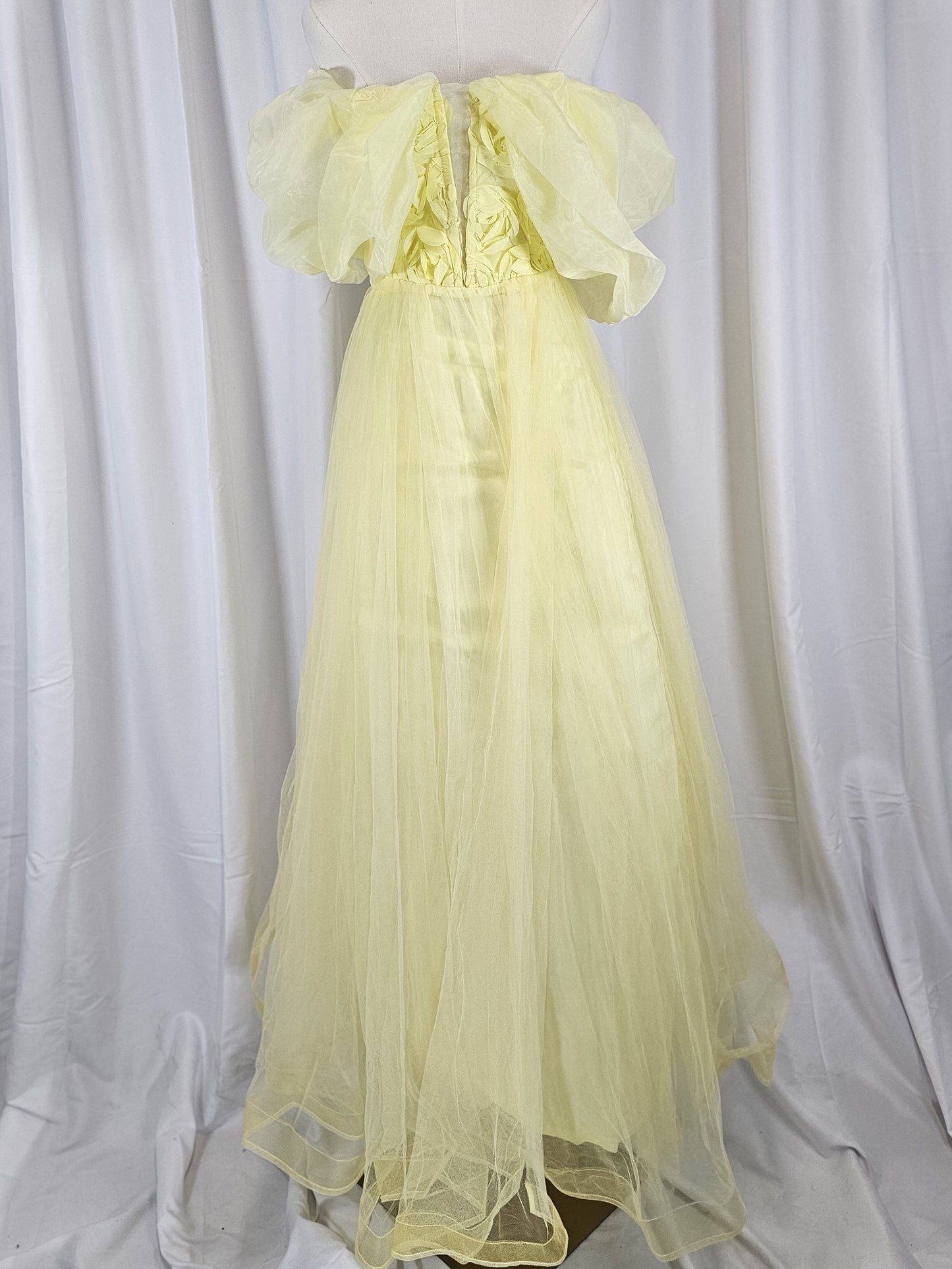 Sunshine Dream Tulle Skirt: Float into Fashion Bliss!