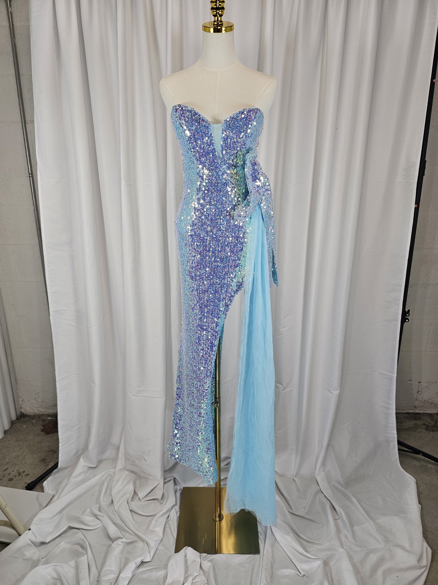 Mermaid Dreams: Sparkling Light Blue Evening Gown