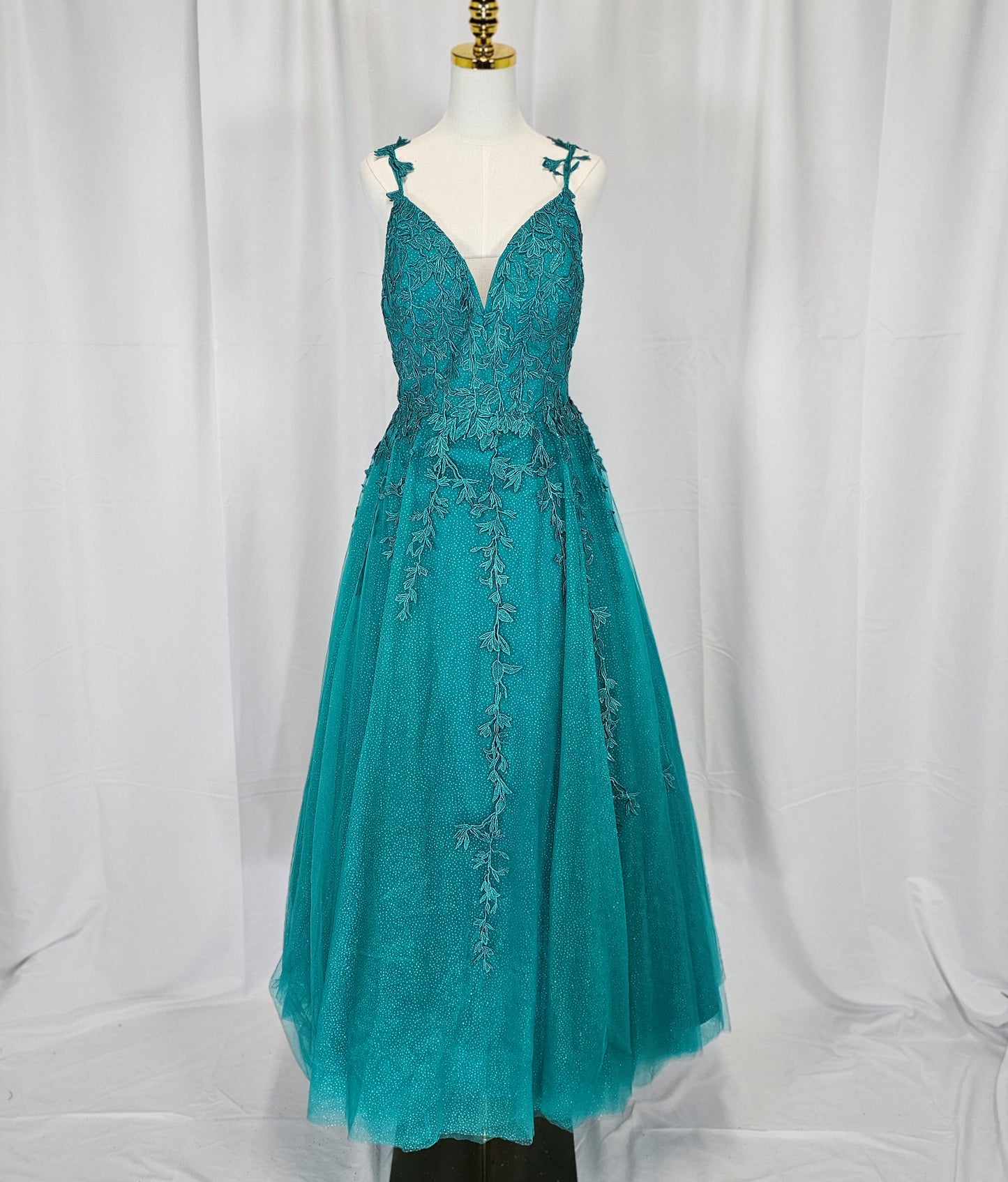 Teal Temptation: Enchanting Evening Gown