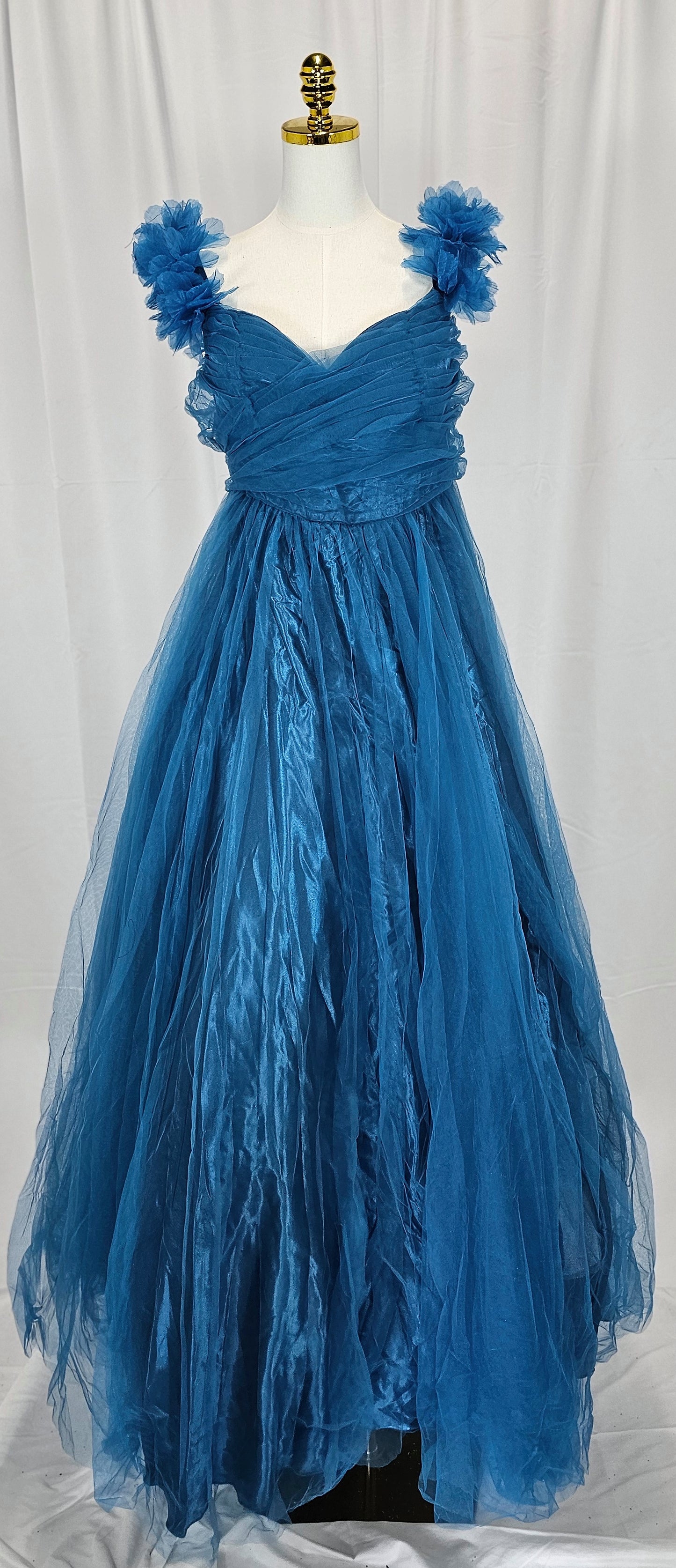 Cinderella Blues: Transformative Tulle Delight