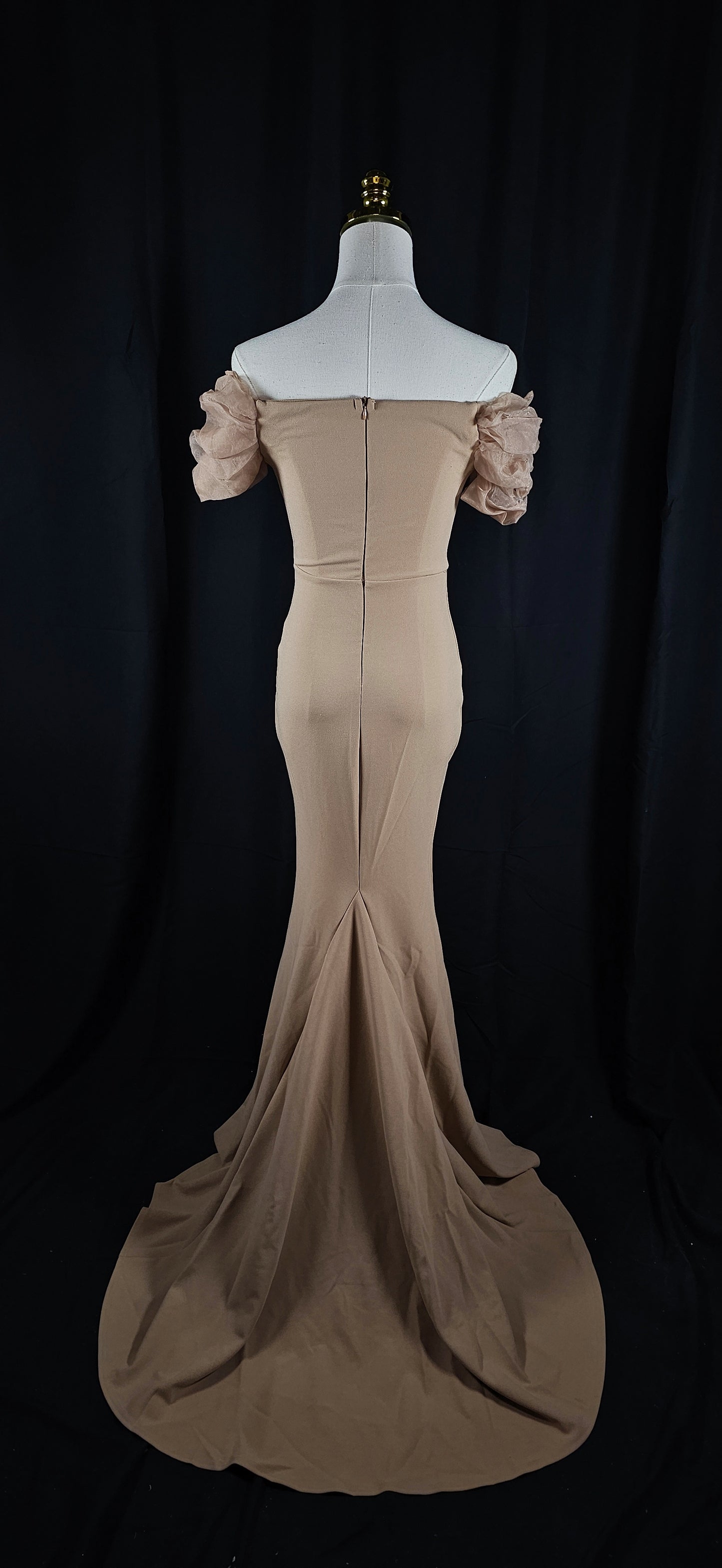 Chic Mirage: Flirty Off-Shoulder Goddess Gown