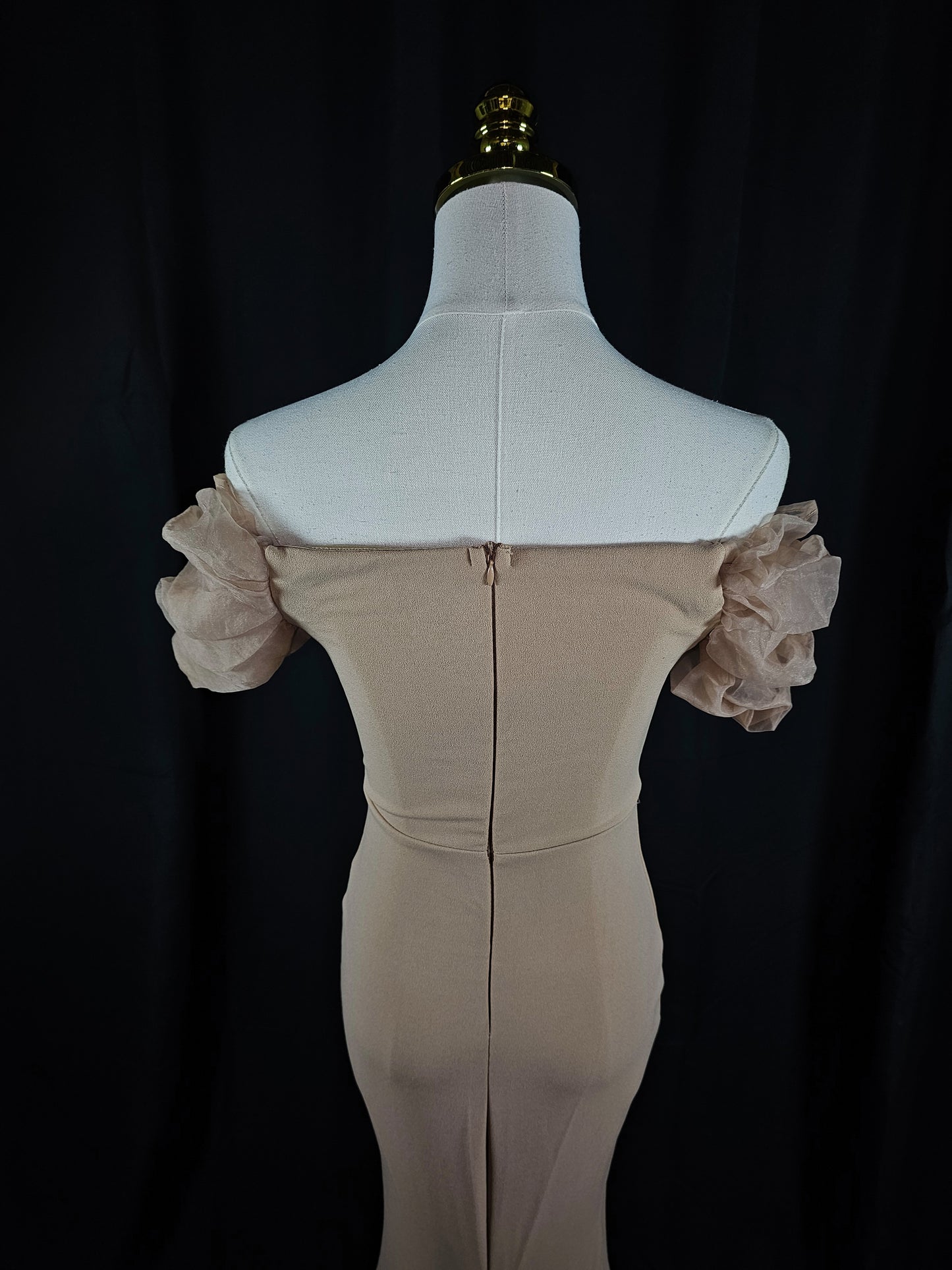 Chic Mirage: Flirty Off-Shoulder Goddess Gown