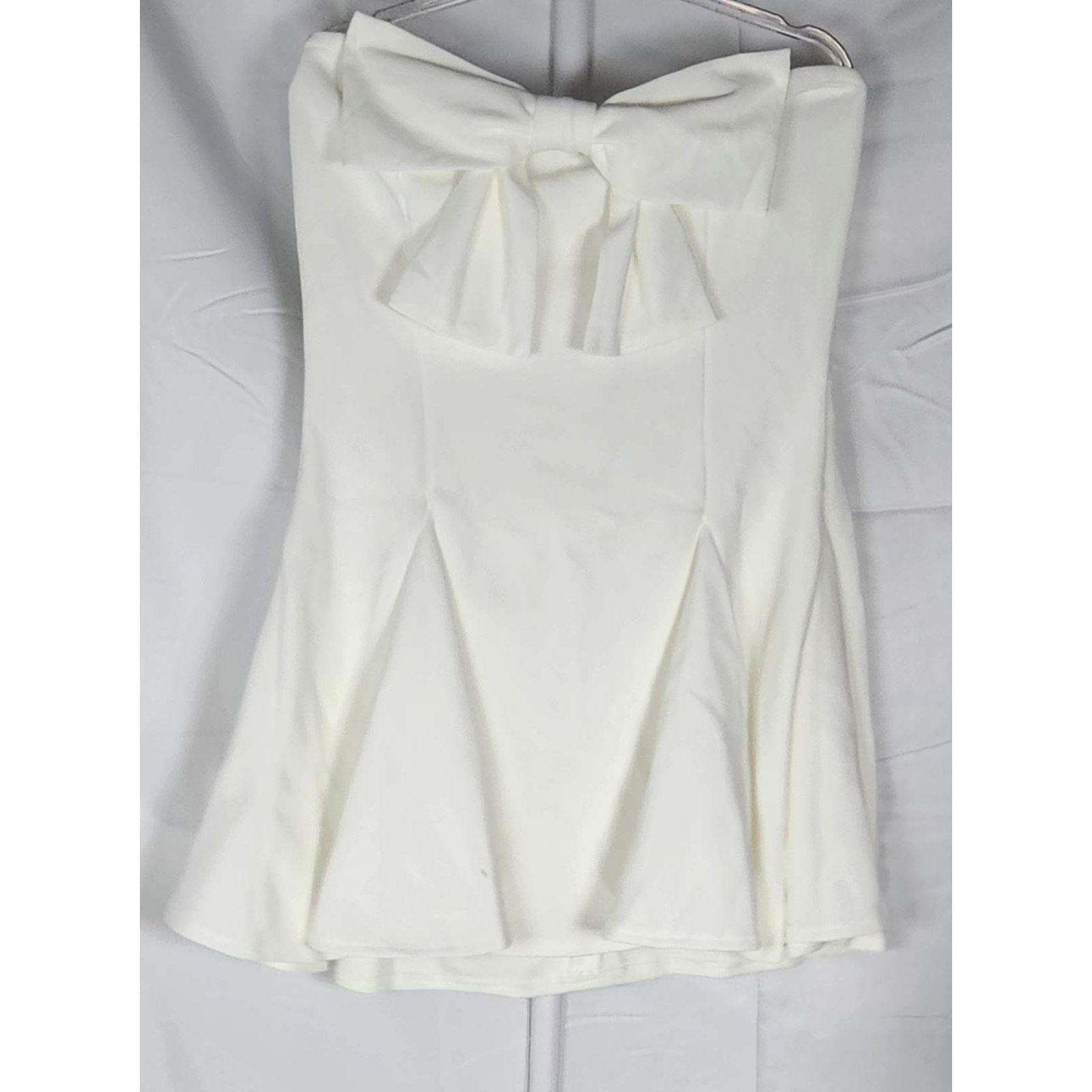 FaerieStyle Elegant White Strapless Dress with Bow - The Ultimate Flirt Alert!/L