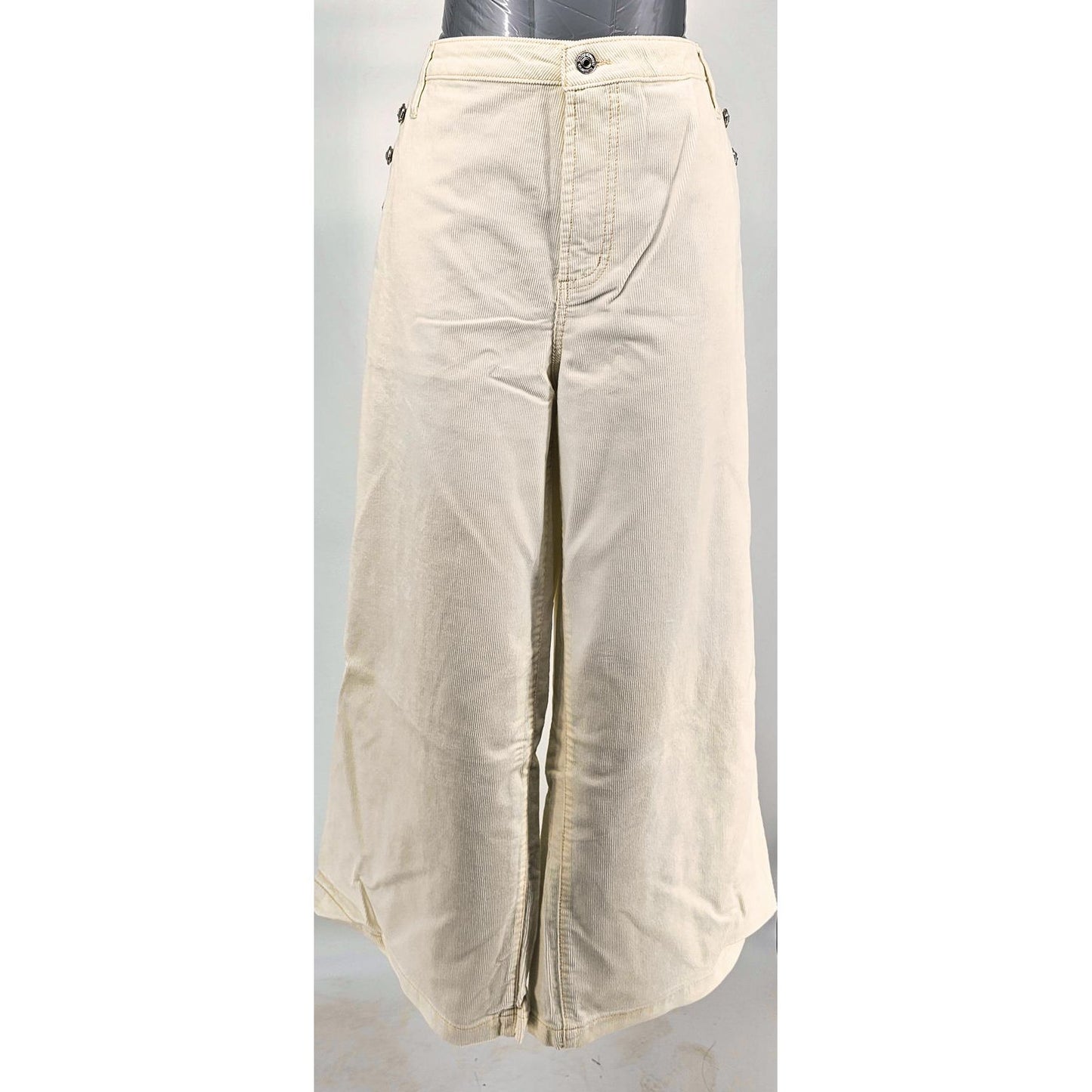 Juicy Couture Coastal Crop Courderoy Marshmallow/16W
