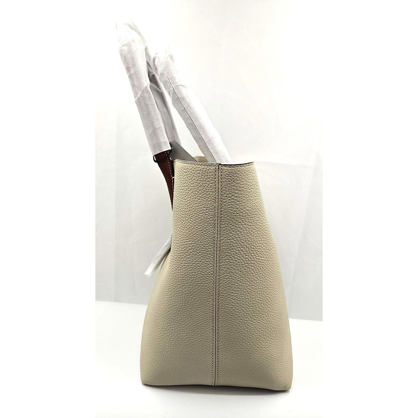 Dooney & Bourke Pebble Large Leather Tote Bag - Chic & Spacious!
