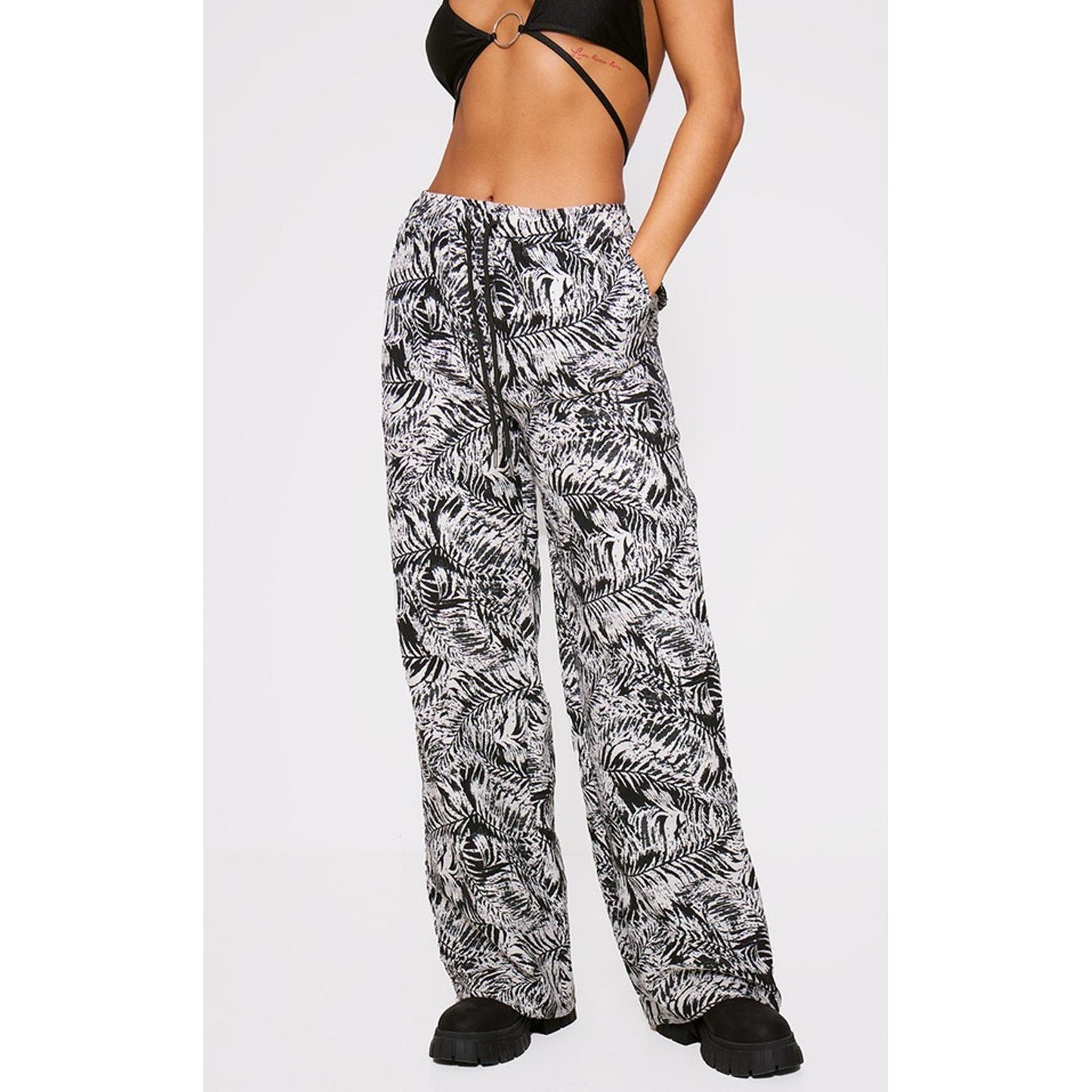 Prettylittlething Printed Jacquard Drawstring Waist Wide Leg Jogger/8