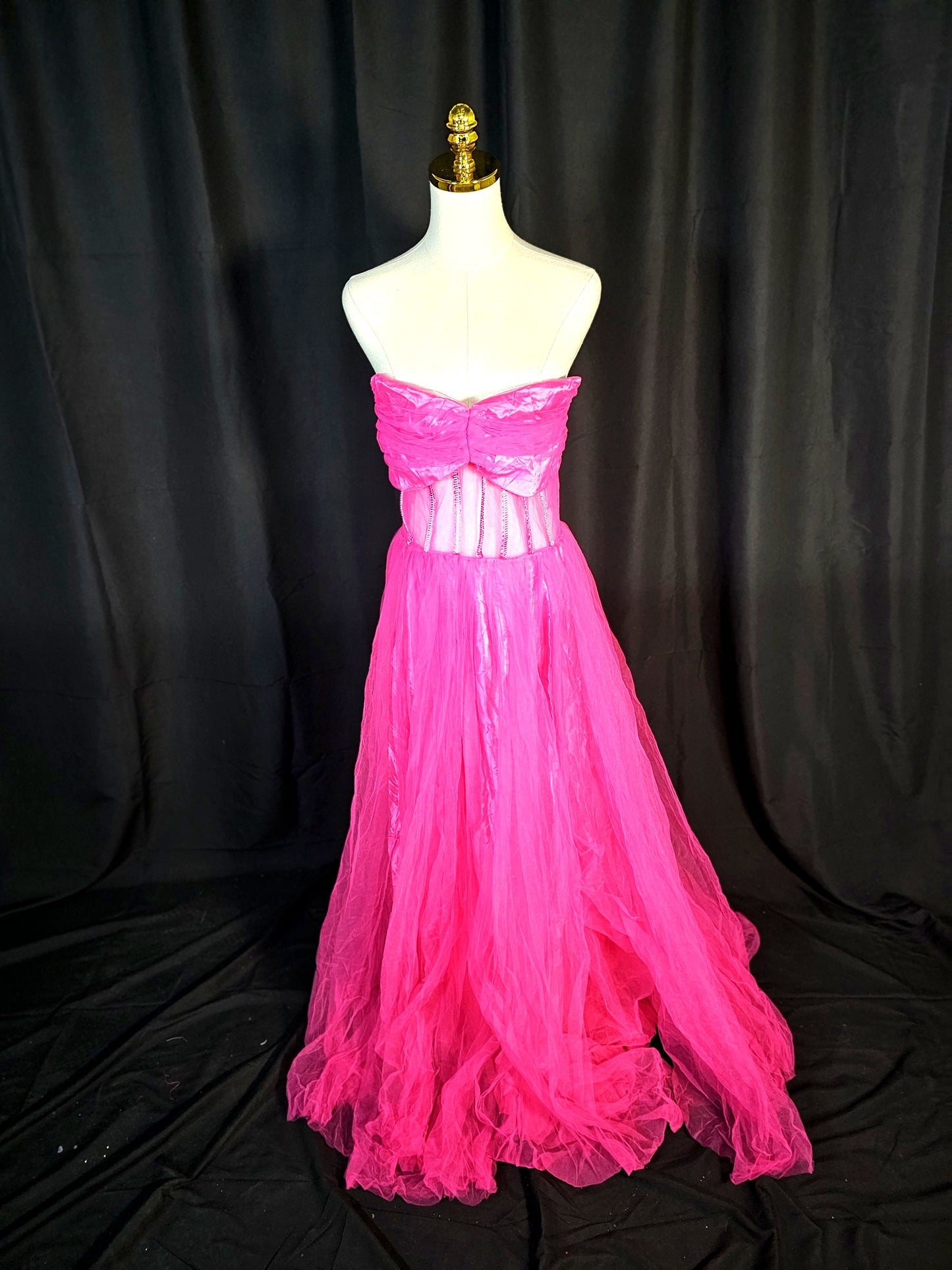 Bubblegum Bliss Evening Gown: Flutter into Fabulousness!