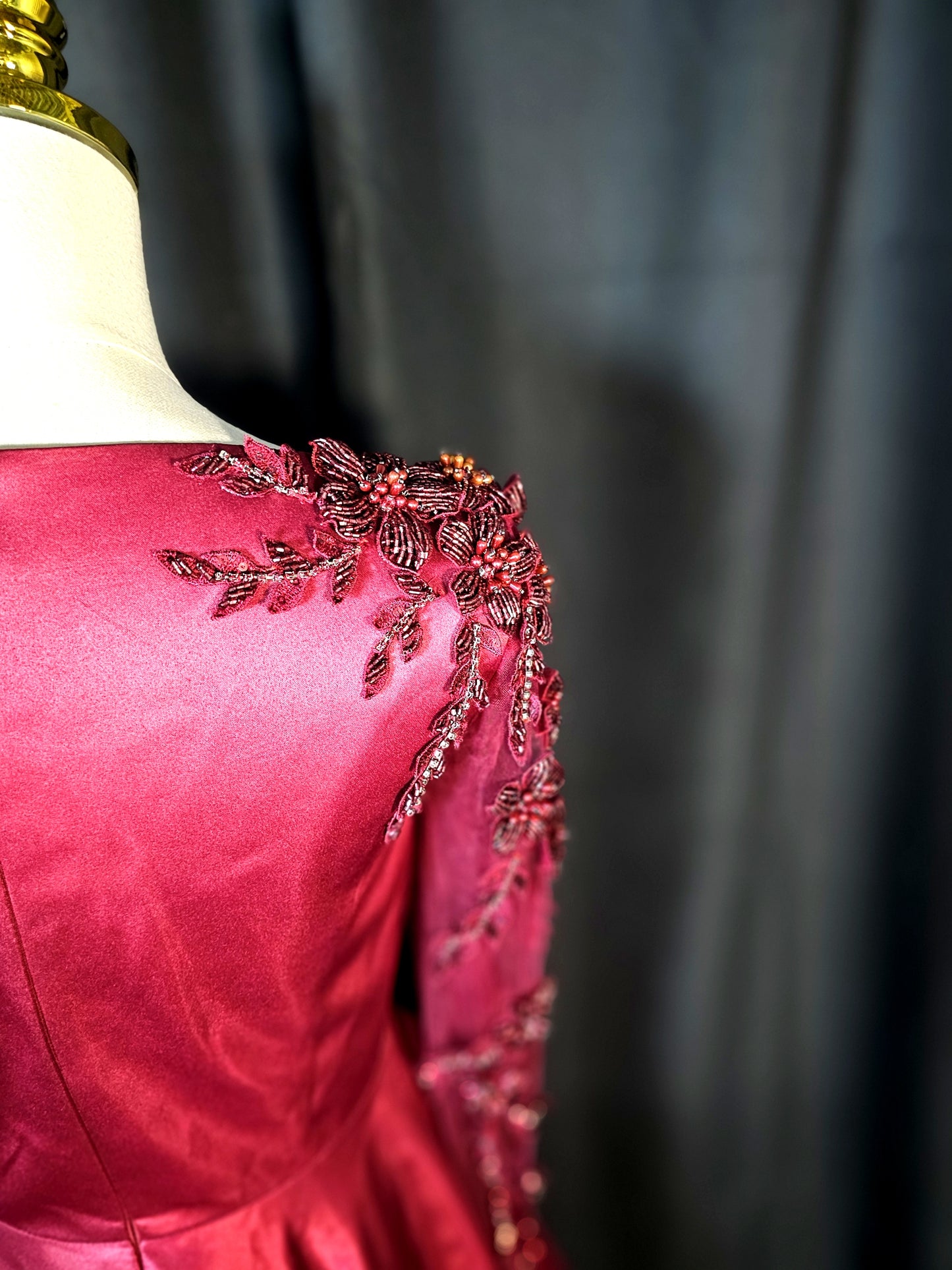 Mac Duggal Garnet Gown: A Slice of Glamour with a Side of Drama