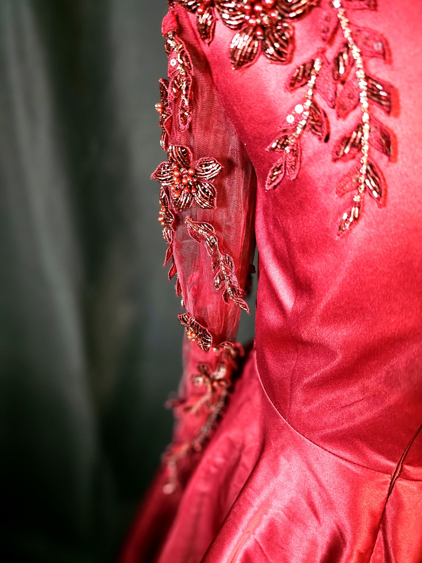 Mac Duggal Garnet Gown: A Slice of Glamour with a Side of Drama