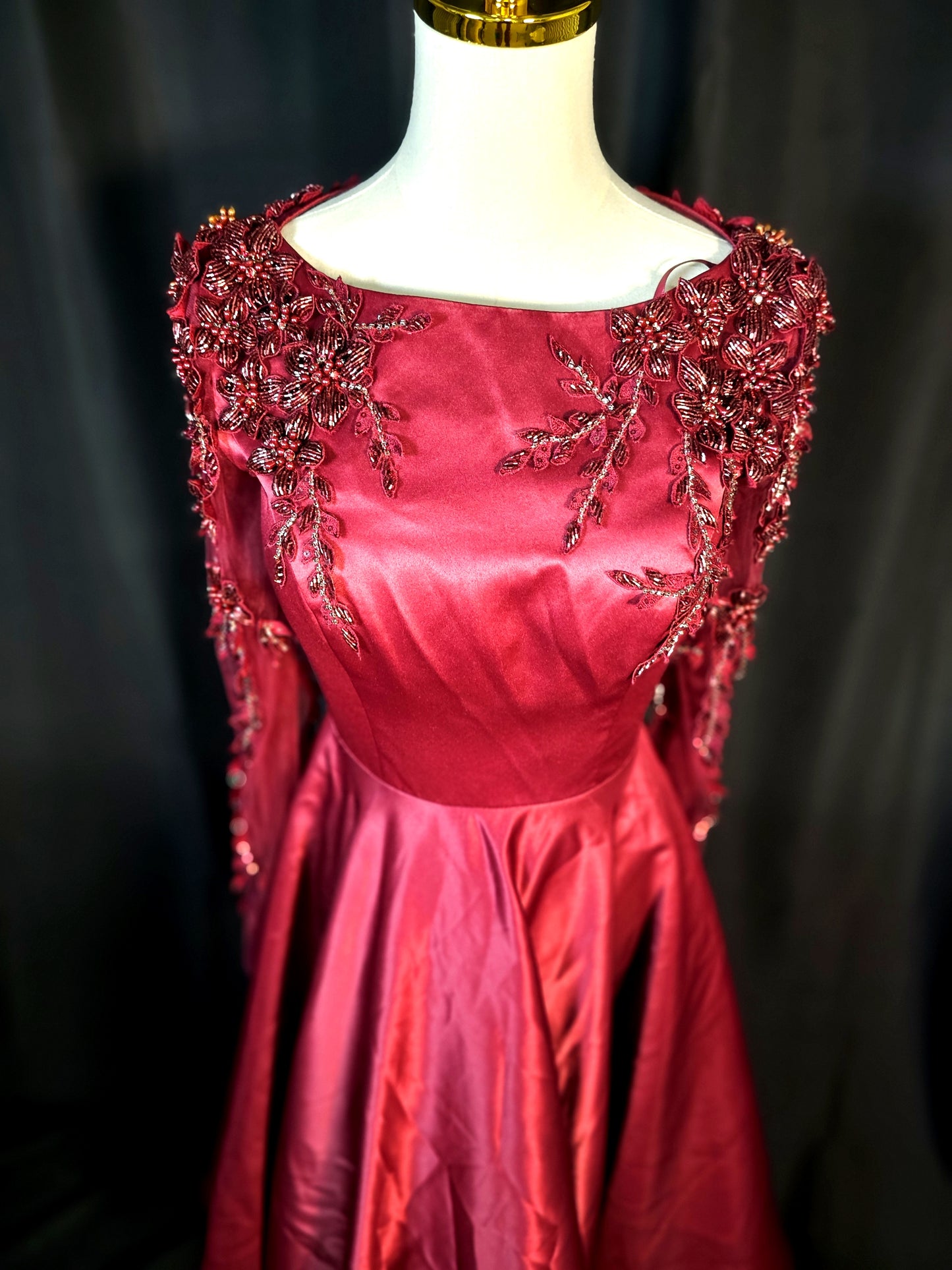 Mac Duggal Garnet Gown: A Slice of Glamour with a Side of Drama