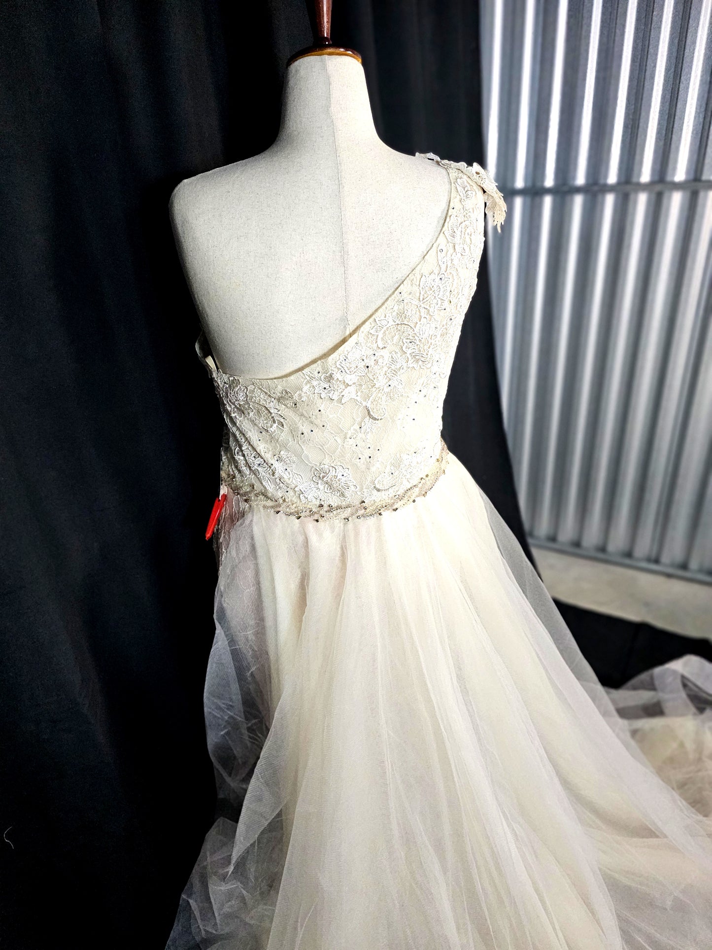 Mac Duggal Whimsical Lace Dreams: The One-Shoulder Wonder Gown